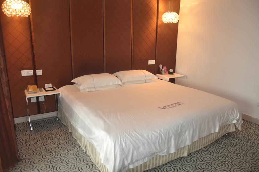 Starway Hotel Silver Zhuhai Chambre photo