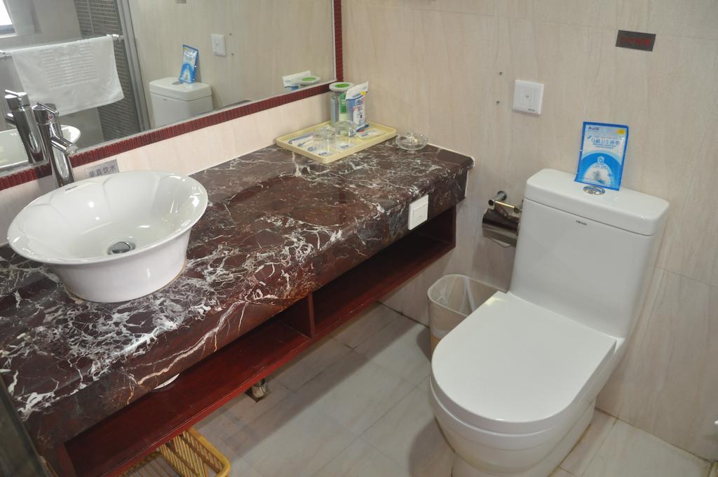 Starway Hotel Silver Zhuhai Chambre photo
