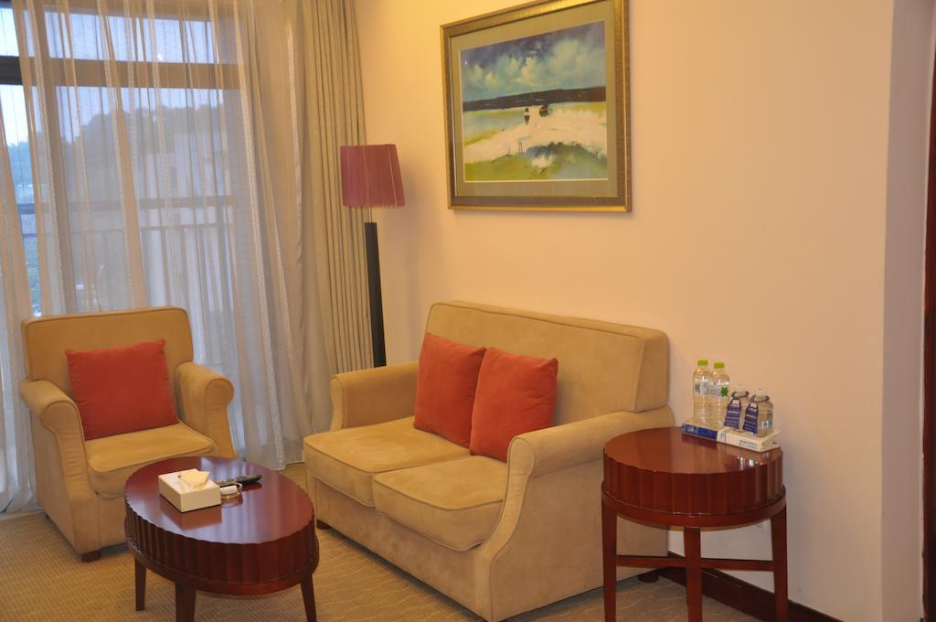Starway Hotel Silver Zhuhai Chambre photo